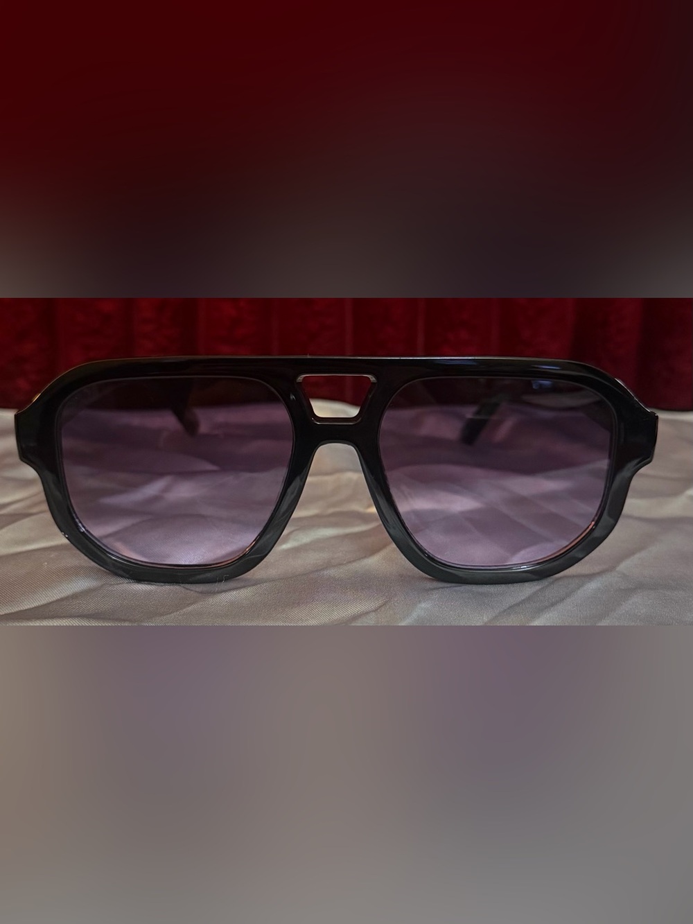 🕶️ Vince Camuto Black Frame Sunglasses with Black Gradient Lenses